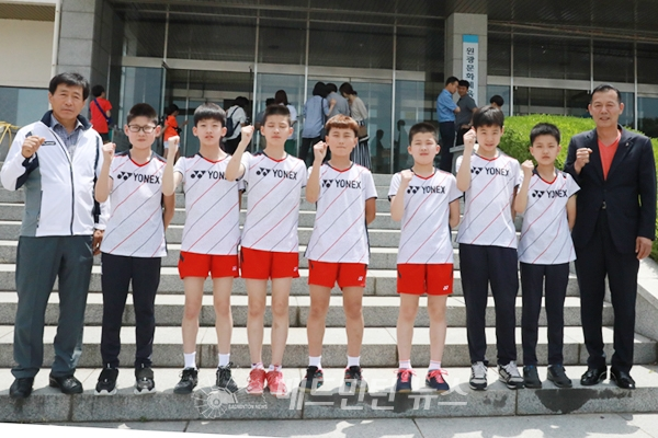 사진 제48회 소년체육대회 남자초등부 3위를 차지한 경남선발 선수단