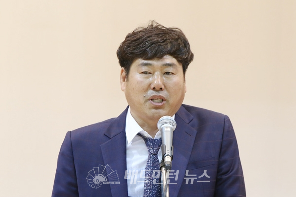 사진 허기영 진도군배드민턴협회 이임 회장