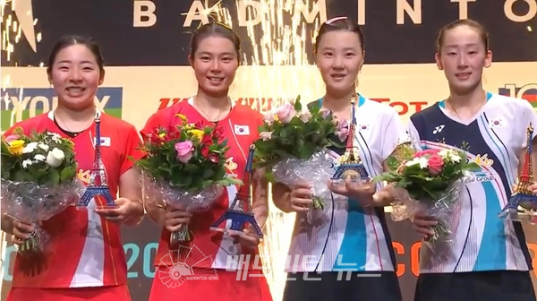 사진 2019 프랑스오픈 여자복식 우승을 차지한 이소희-신승찬(오른쪽)과 준우승을 한 김소영-공희용