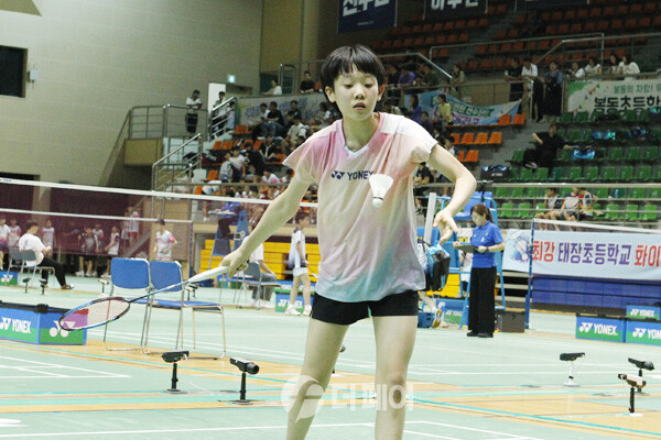 사진 2023 전국종별배드민턴선수권대회 여자초등부 단식 우승을 차지한 한예슬(진말초)