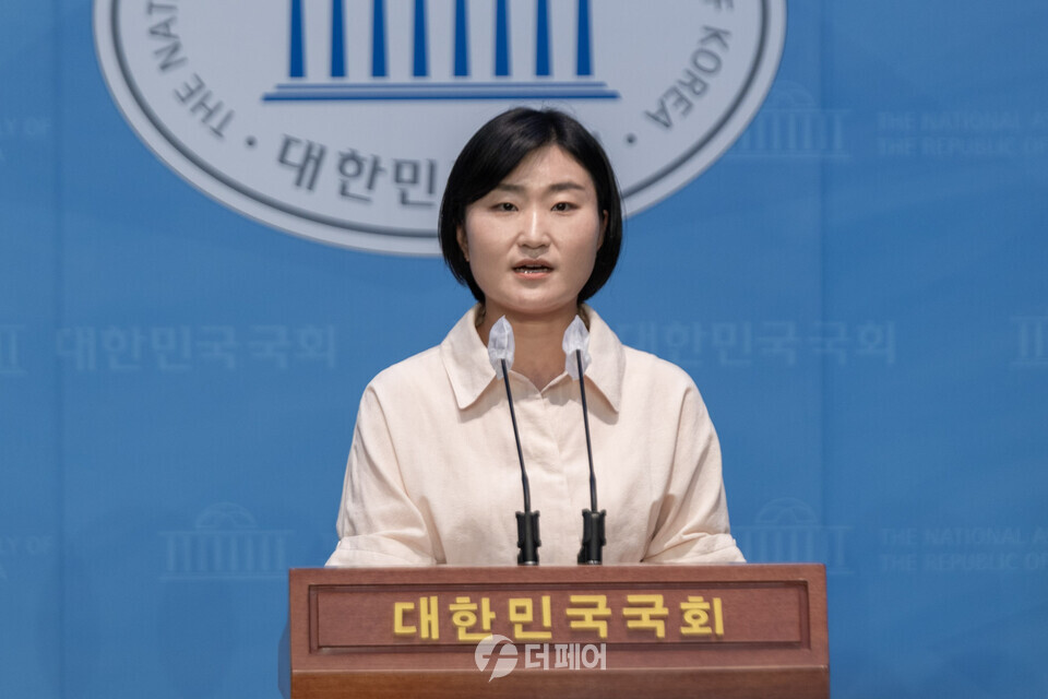 브리핑하는 신지혜 대변인 / 사진제공=기본소득당