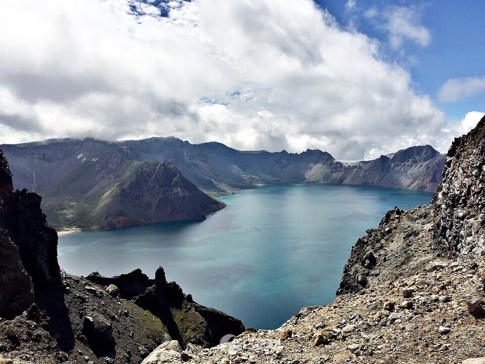 백두산 천지 전경 / 사진제공=하나투어