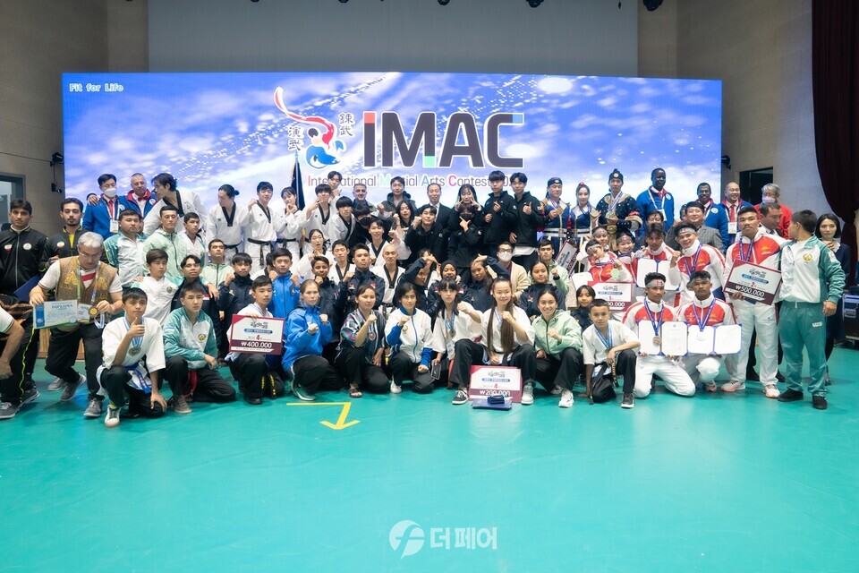 2022 국제연무대회 단체사진 / 사진제공=세계무술연맹