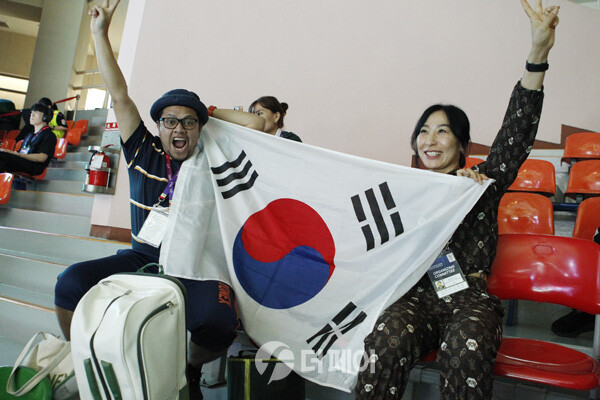 사진 2023 코리아오픈배드민턴선수권대회 한국 선수들을 응원하는 외국 관람객