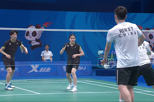 사진 2021 청두 하계세계대학경기대회 배드민턴 경기 8강전 중국와 일본의 경기 모습, 대회조직위원회