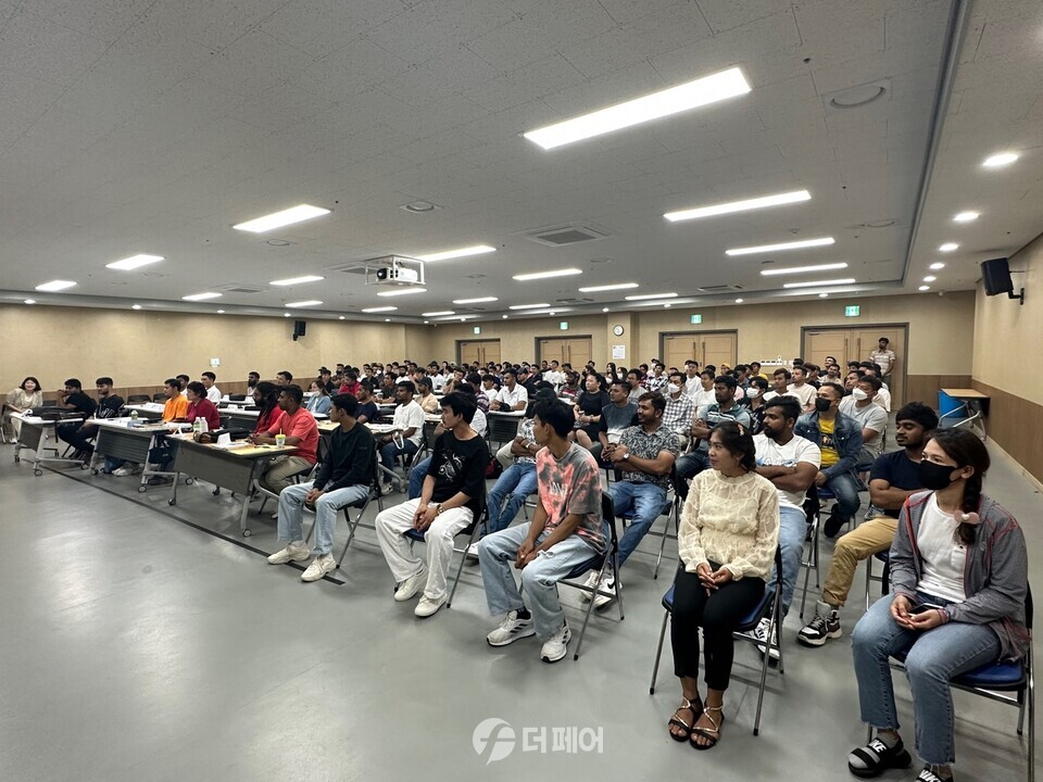 외국인 근로자 사회통합프로그램 한국어교육 주말반 개강 / 사진제공=충주시