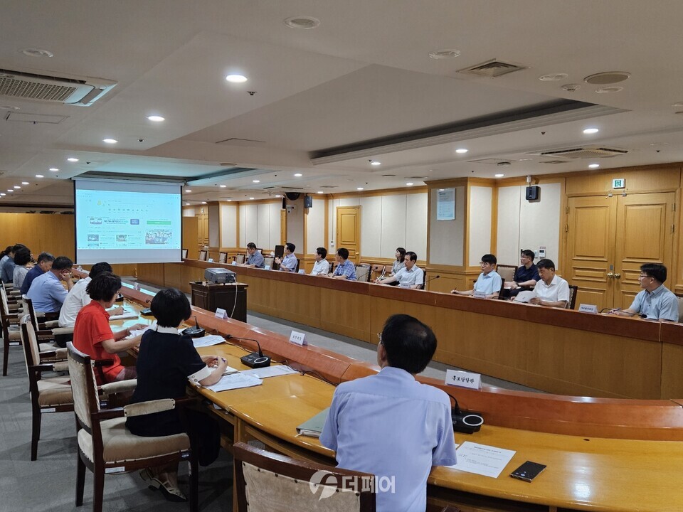 조길형 시장 현안업무회의 / 사진제공=충주시