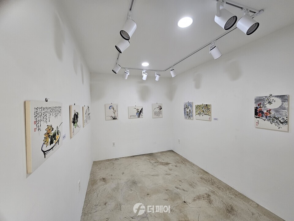 지현동 김선순 통장 붓에 꿈을 담아 주제로 작품전시회 개최 / 사진제공=충주시