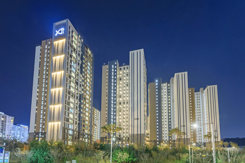 사진제공=GS건설 / 초고속정보통신건물 특등급 및 홈네트워크 AAA등급을 동시에 인증받은 위례자이 더 시티