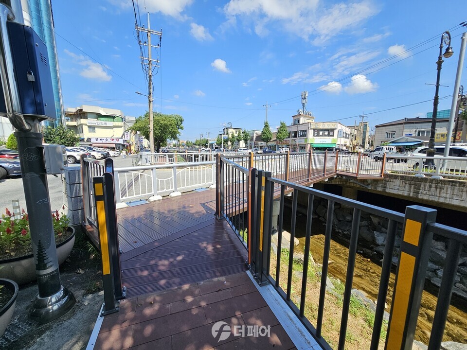 충주시, 교현천 이용자 보행환경 개선 / 사진제공=충주시