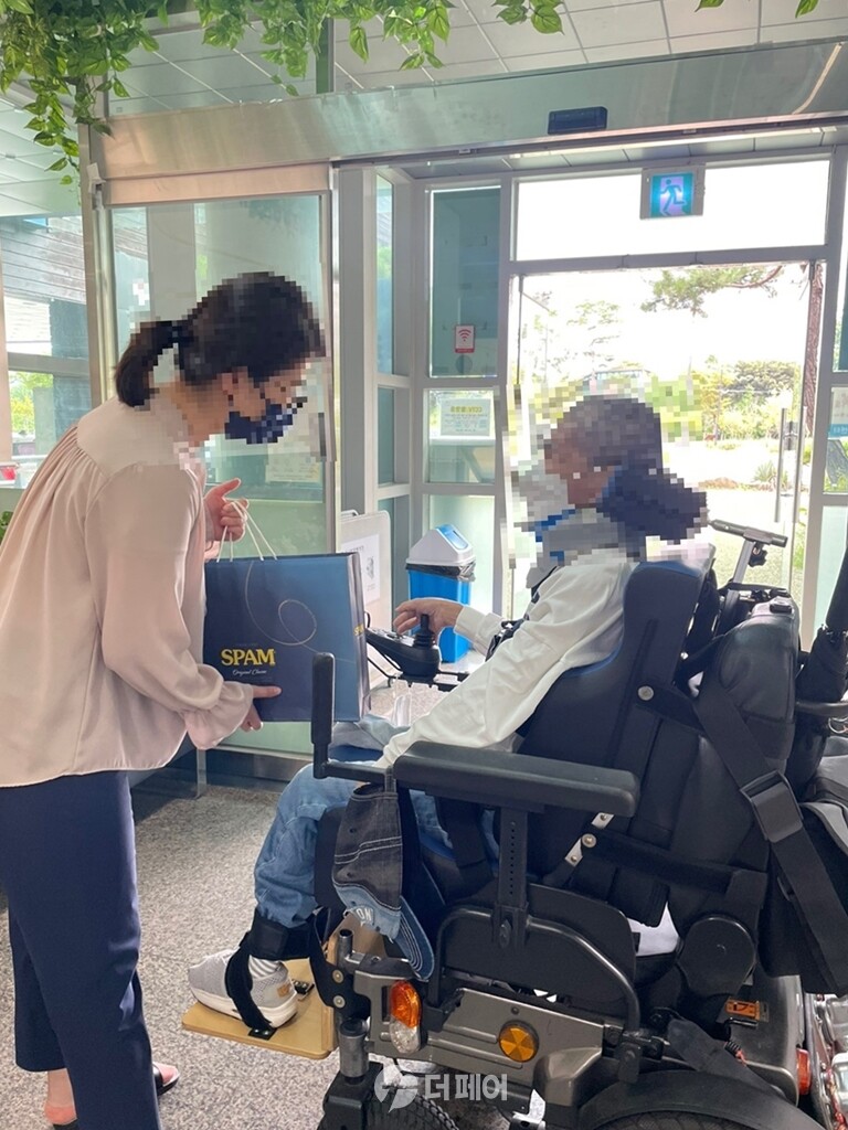 경기북부 사랑의열매가 추석 명절 지원사업의 일환으로 의정부 저소득 가구에 1천200만 원을 배분했다.  / 사진제공=의정부시