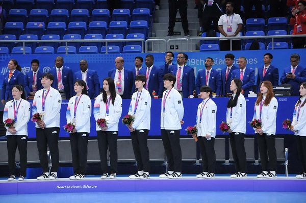 사진 2022 항저우 아시안게임 여자핸드볼 은메달을 목에 건 대한민국 선수들, 아시아핸드볼연맹