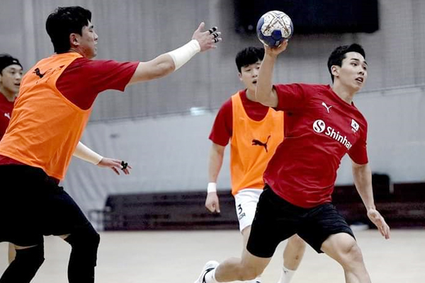사진 2024 파리 올림픽 아시아 예선에 참가한 대한민국 남자 핸드볼 선수들의 연습 모습, 대한핸드볼협회