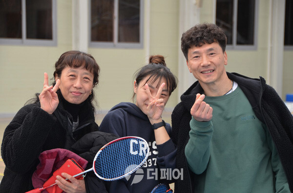 사진 2023 대구광역시 동구청장기 생활체육 배드민턴대회에 참가한 동호인들