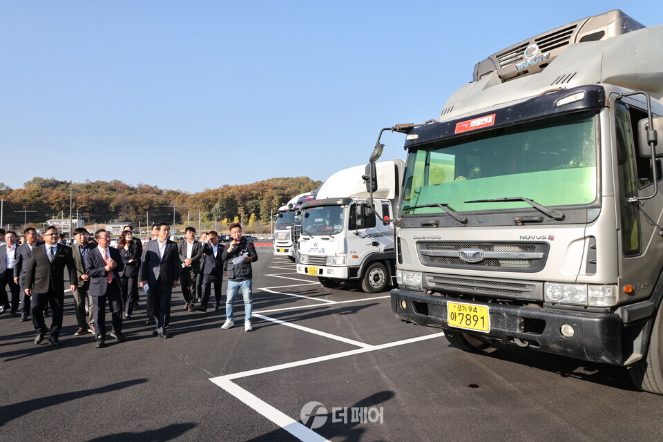 충주시가 지난 2일 화물자동차 공영차고지 준공식을 진행했다. / 사진제공=충주시