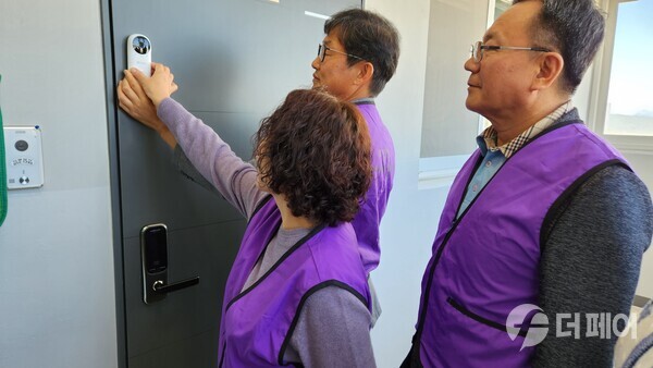 호암직동지사협 1인 여성 안심 방범 카메라 지원 / 사진제공=충주시