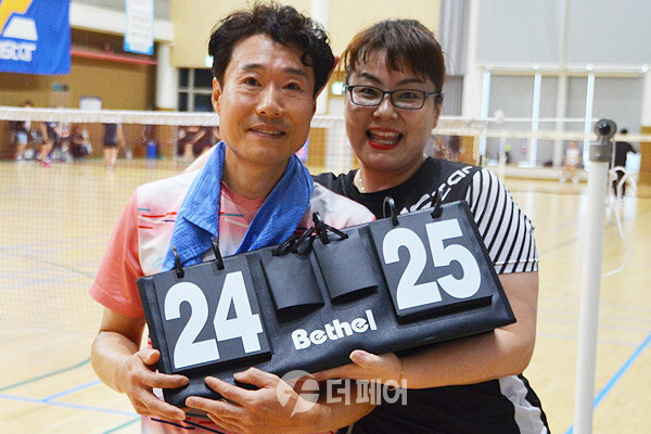 사진 제21회 남구청장기 생활체육배드민턴대회에 참가한 동호인