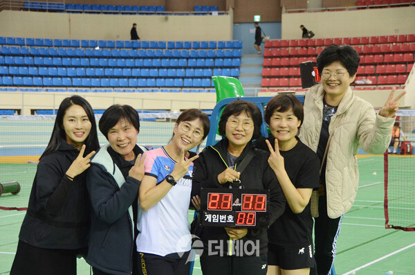 사진 제34회 대구광역시장기 생활체육배드민턴대회 참가자들
