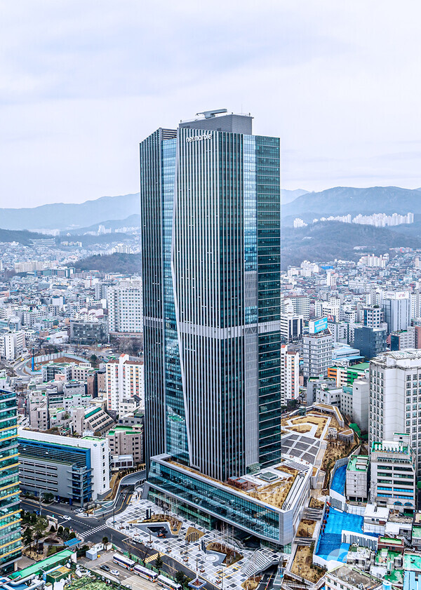 인공지반녹화대상에서 환경부장관상을 차지한 G-Tower / 사진제공=롯데건설