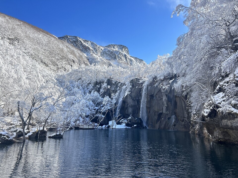 사진제공=하나투어 / 백두산 녹연담