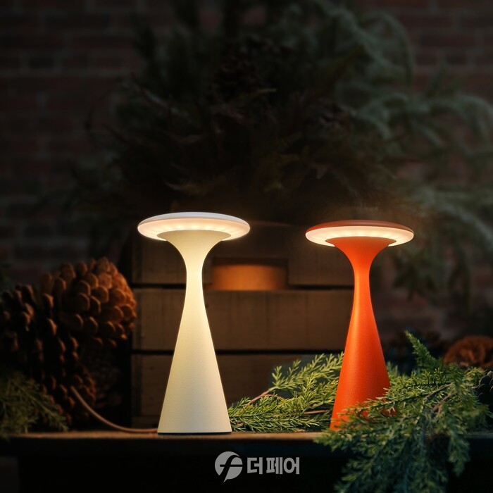 제니퍼룸이 출시하는 ‘스페이스 타워’ 조명 / 사진제공=제니퍼룸