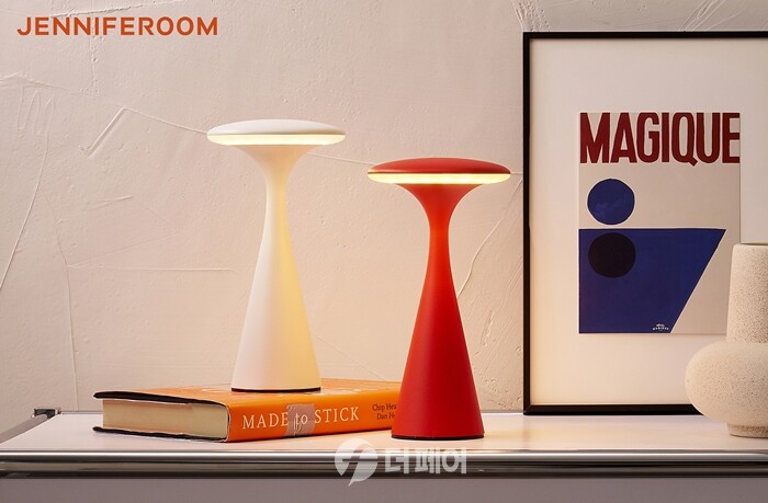 제니퍼룸이 출시하는 ‘스페이스 타워’ 조명 / 사진제공=제니퍼룸