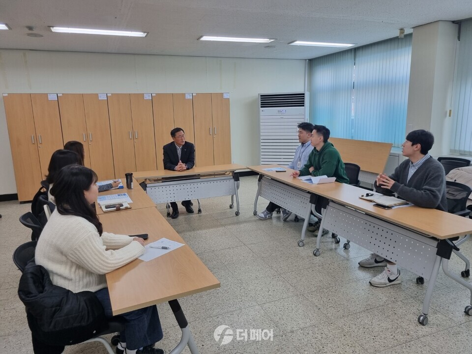 충주시시설관리공단 주니어보드 이사장과의 대화 진행 모습 / 사진제공=충주시