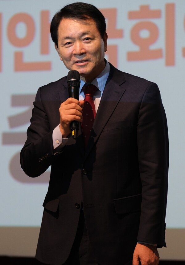 사진제공=성일종 의원/ 의정보고회에서 성과 보고 중인 성일종 의원