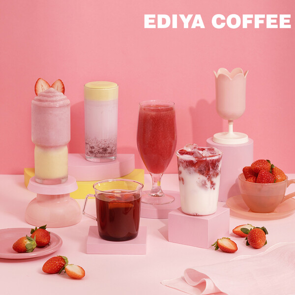 사진제공=이디야 커피 / 이디야 커피 생딸기 음료 5종 출시 20일 만에 40만 잔 돌파