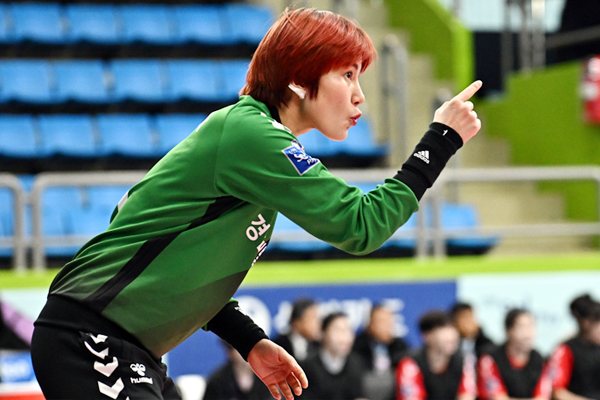 사진 신한 SOL페이 23-24 H리그 여자부 1라운드 경남개발공사 오사라 골키퍼. 한국핸드볼연맹