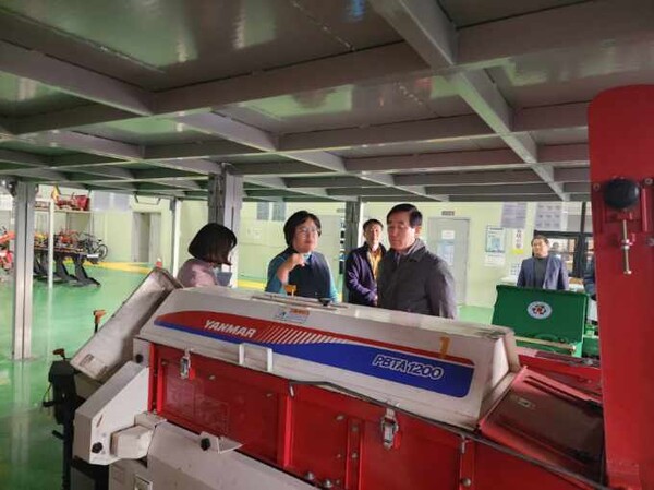 사진제공=충주시 / 조길형 충주시장 중대재해 예방 등 사업장 순회 점검 모습