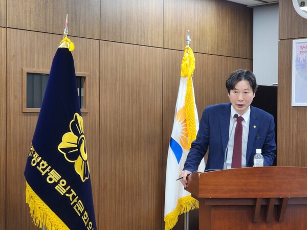 지역사회 내 인권문제를 발언하는 송민수 간사