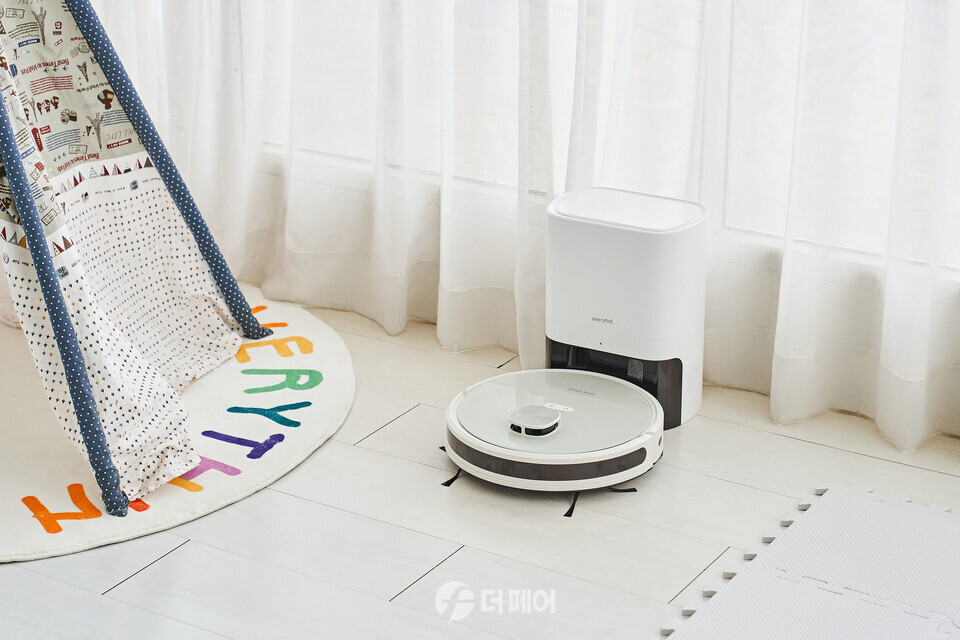 GS샵은 TV홈쇼핑에서 ‘에브리봇 3in1 Q3 PLUS 로봇청소기를 론칭한다 / 사진제공=GS샵