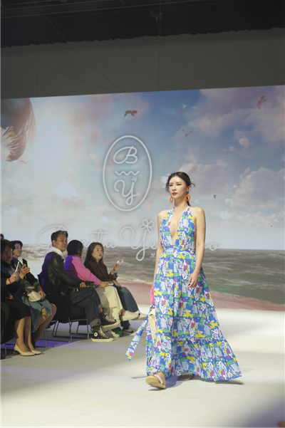 휴양지룩 전문 브랜드 보니따연수가 대구에서 첫 패션쇼를 진행했다.