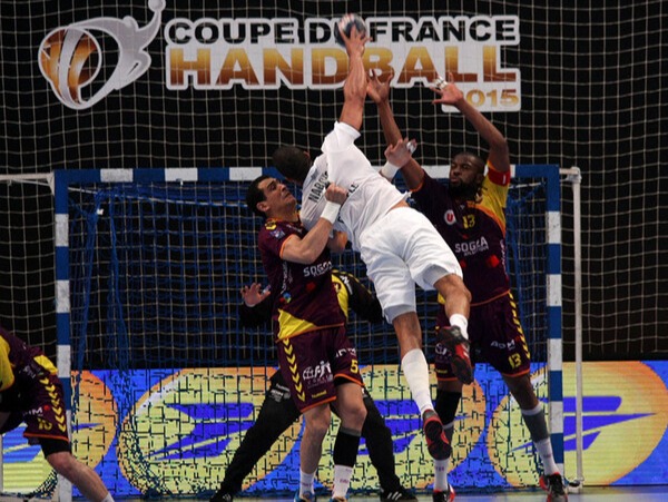 2014-15 쿠프 드 프랑스(Coupe de France) 결승 당시 파리생제르맹(PSG)의 공격을 막아내는 낭트 선수들 / 사진=낭트 구단 홈페이지