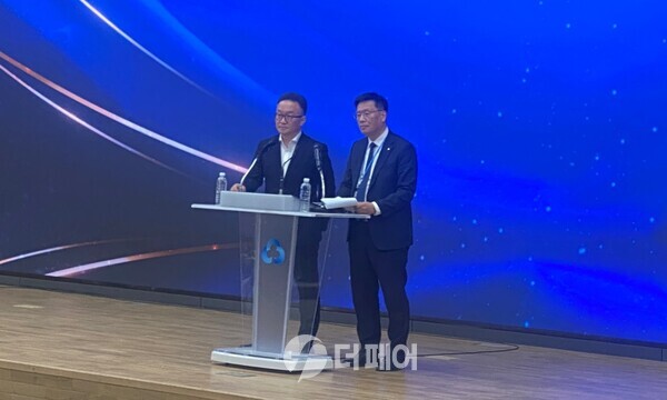 중간결과를 발표 중인 이승권 새마을금고중앙회 검사감독2본부장(오른쪽)과 이호진 금융감독원 중소금융검사2국장 / 사진=더페어 DB