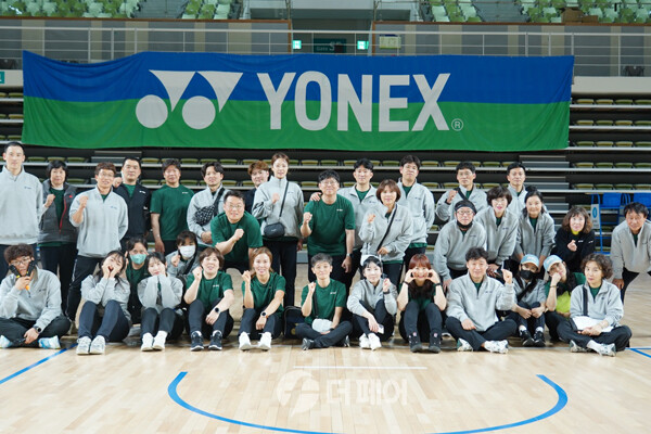 사진 신세계안과와 함께하는 제6회 울산광역시 배드민턴협회장기대회 참가 동호인들