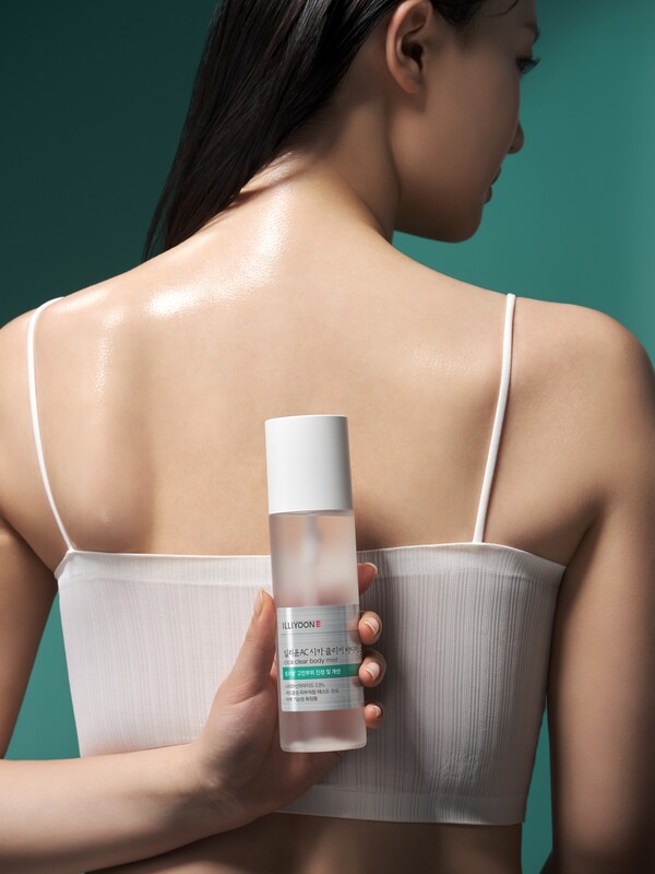 사진제공=아모레퍼시픽 / 일리윤 시카 아크네 바디미스트 연출 이미지