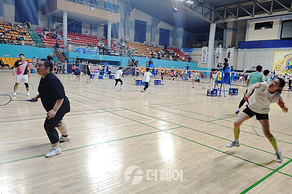 사진 2024 박주봉배 국제배드민턴대회 경기 모습