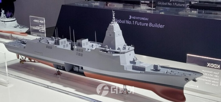 한국형 차기 구축함 KDDX 모형 / 사진=더페어 DB