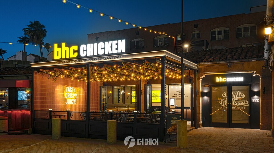 bhc치킨, LA에 미국 3호점 ‘채프먼 플라자점’ 오픈 / 사진제공=bhc