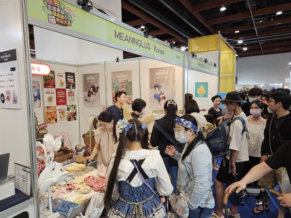 대만과 한국을 비롯해 중국, 일본, 태국, 베트남 등 아시아의 주요 반려동물 관련 업체들이 참가한 이번 전시회는 200여개 이상 업체가 400부스 규모로 참가하여 대성황을 이뤘다.