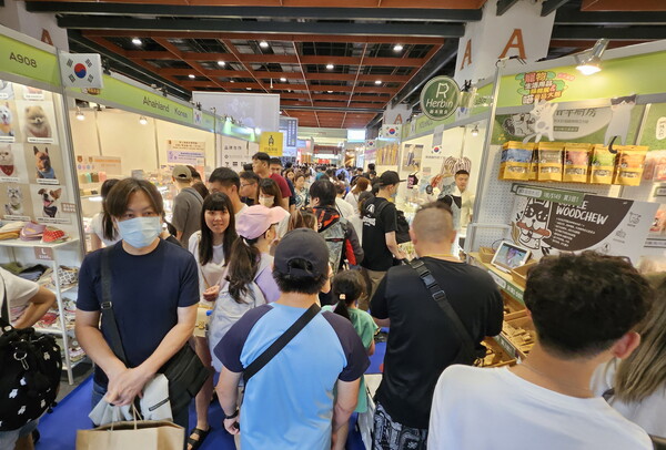 한국업체들 대부분 첫 참가였지만 대만 현지에서 선풍적인 인기를 끌었고 거래도 활발해 대분분의 업체가 기대이상의 성과를 보인 것으로 알려졌다.