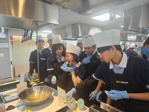 bhc 치킨, 서울디지텍고등학교 대상 ‘bhc 쿠킹클래스’ 개최.