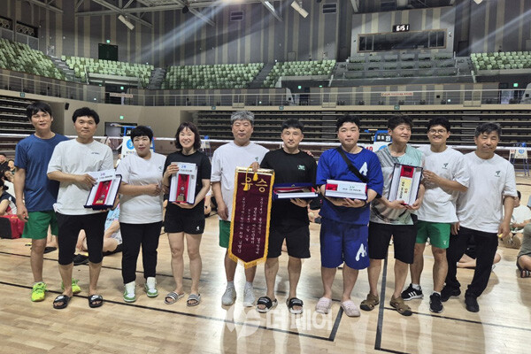 사진 2024 울산 남구청장배 생활체육 배드민턴대회 종합 성적 시상식