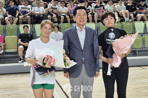 사진 2024 울산 남구청장배 생활체육 배드민턴대회 개회식