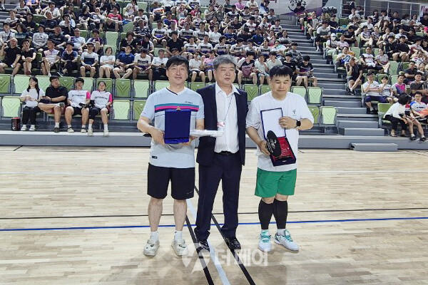 사진 2024 울산 남구청장배 생활체육 배드민턴대회 개회식