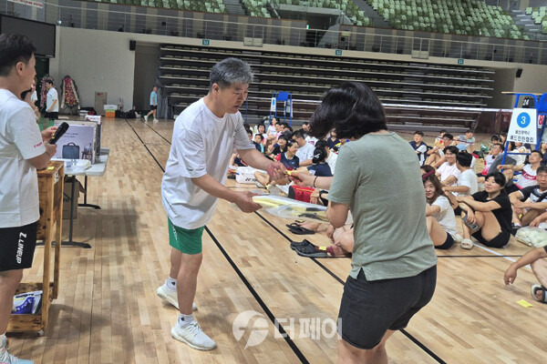 사진 2024 울산 남구청장배 생활체육 배드민턴대회 개회식