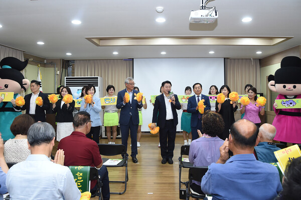 김동근 시장이 7월 9일 열린 ‘2024년 장암동 주민총회’에서 인사말을 하고 있다.