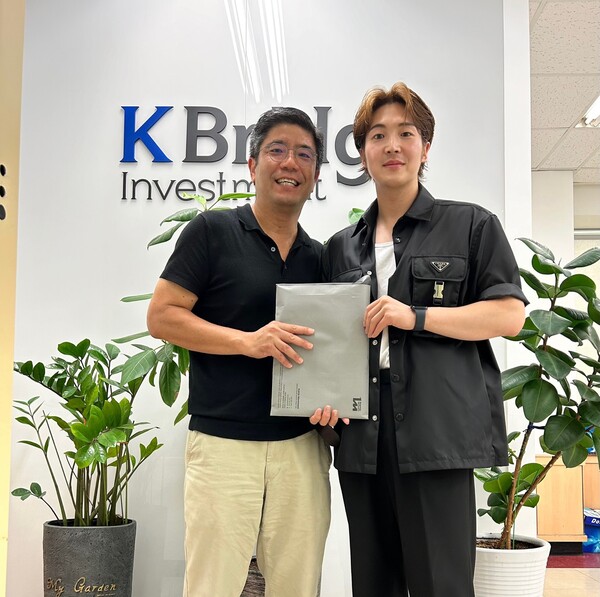 (좌)케이브릿지인베스트먼트 추현상 대표, (우)아이코닉무브먼트 심혁진 대표